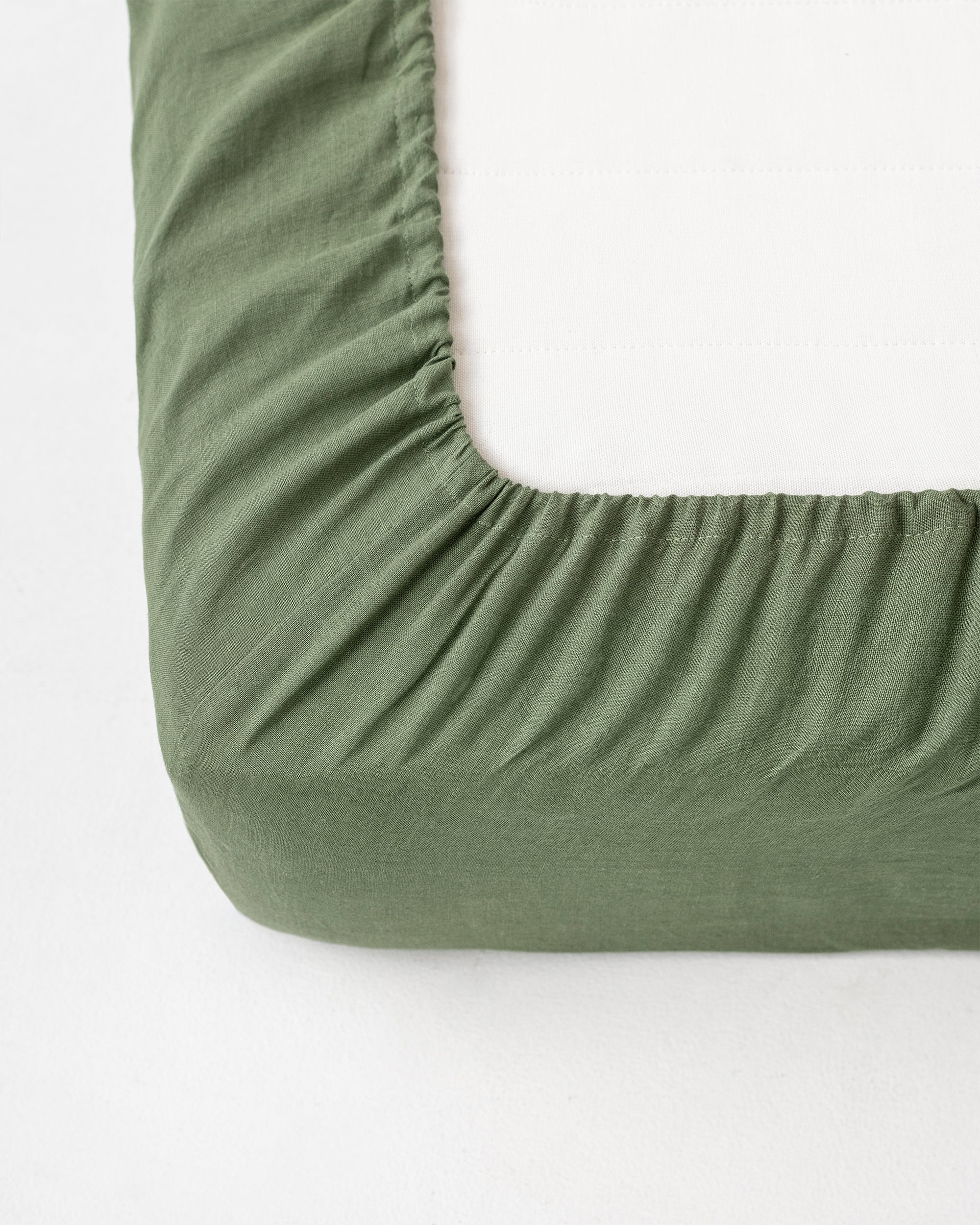 MagicLinen Forest Green Linen Sheet Set (4 Pcs)