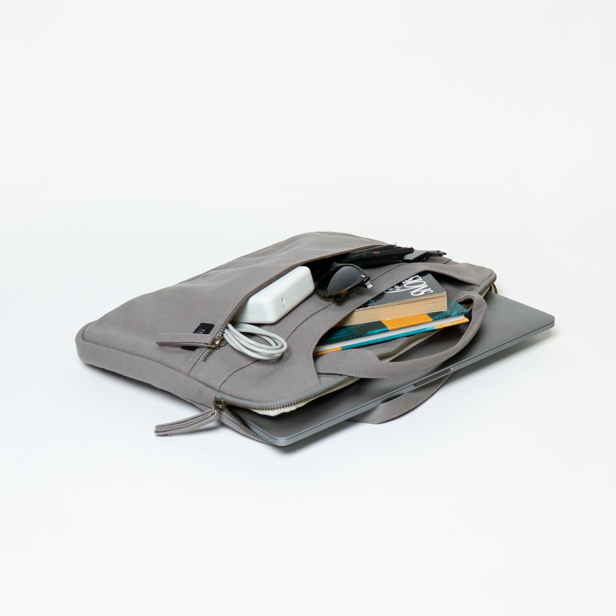Terra Thread® Hasta Laptop Sleeve with handles