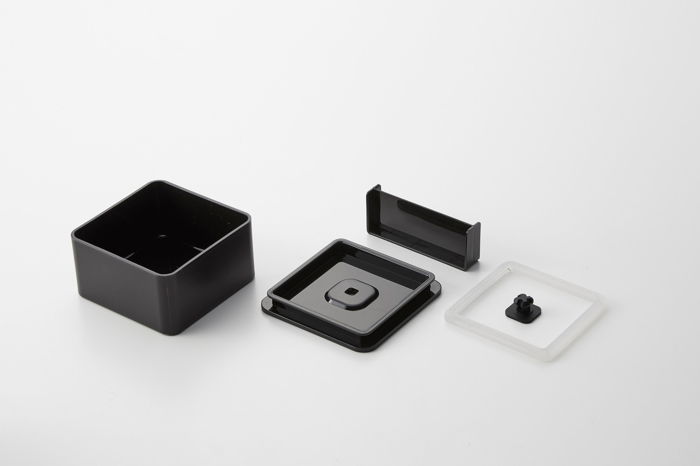 Yamazaki Home Vacuum-Sealing Food Storage Container