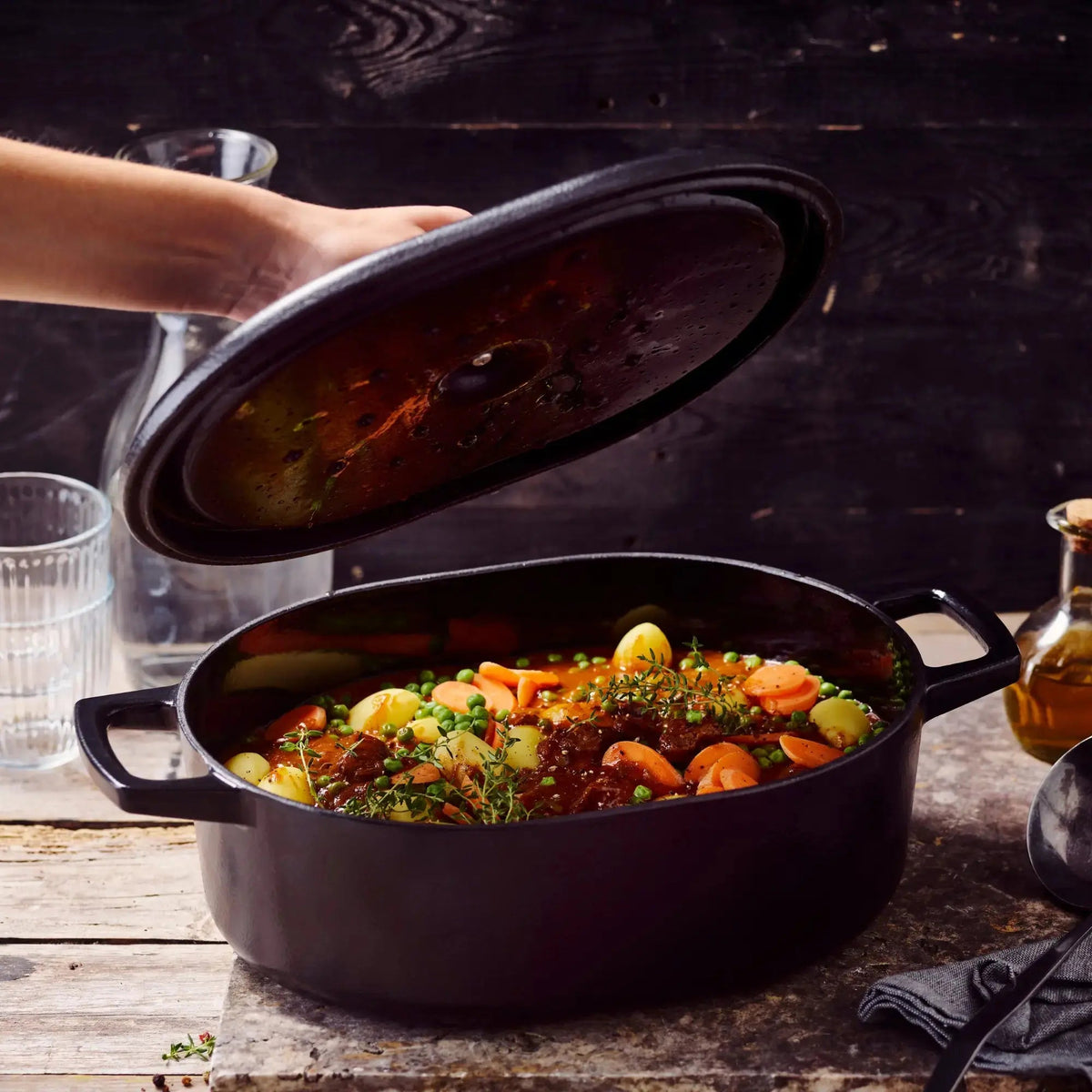 Alva Cookware Enameled Cast Iron Oval Dutch Oven, 6-Qt