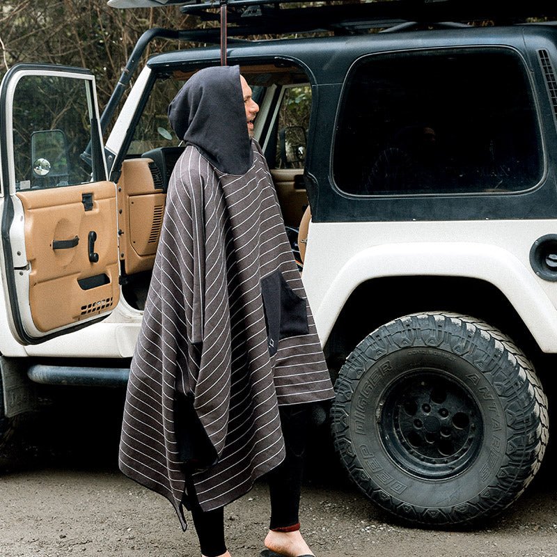 Nomadix Poncho Towel: Pinner Black