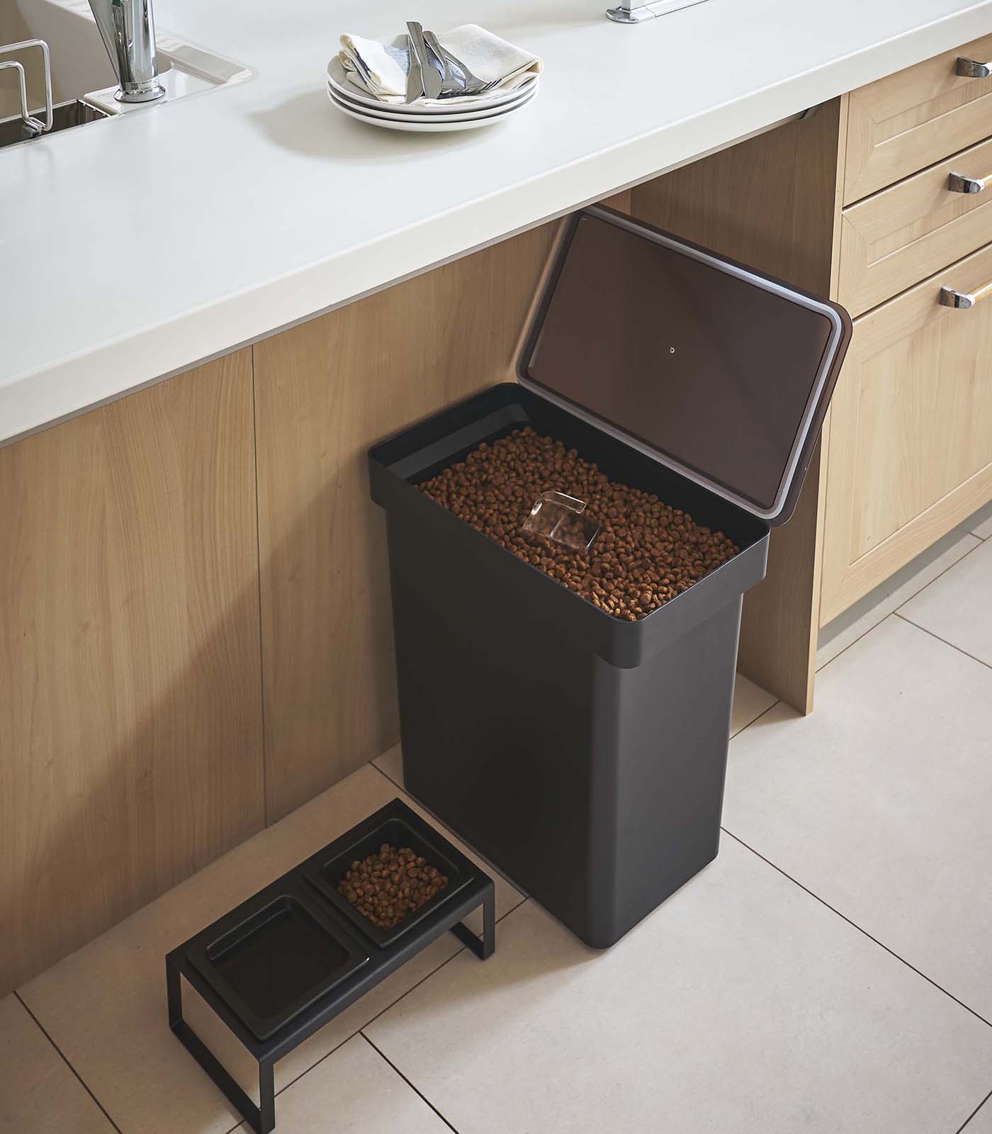 Yamazaki Home Rolling Airtight Pet Food Container (25 lbs.)