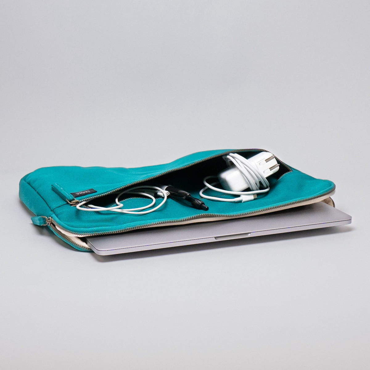 Terra Thread Erdig 15 inch laptop sleeve — product image 19