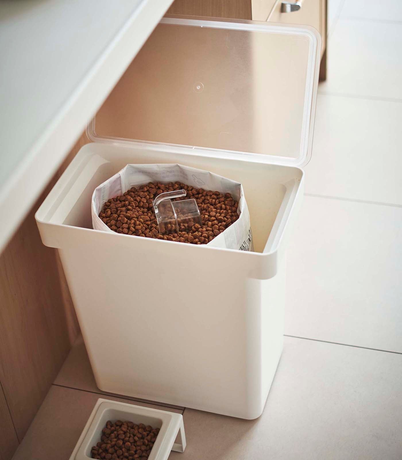 Yamazaki Home Rolling Airtight Pet Food Container (25 lbs.)
