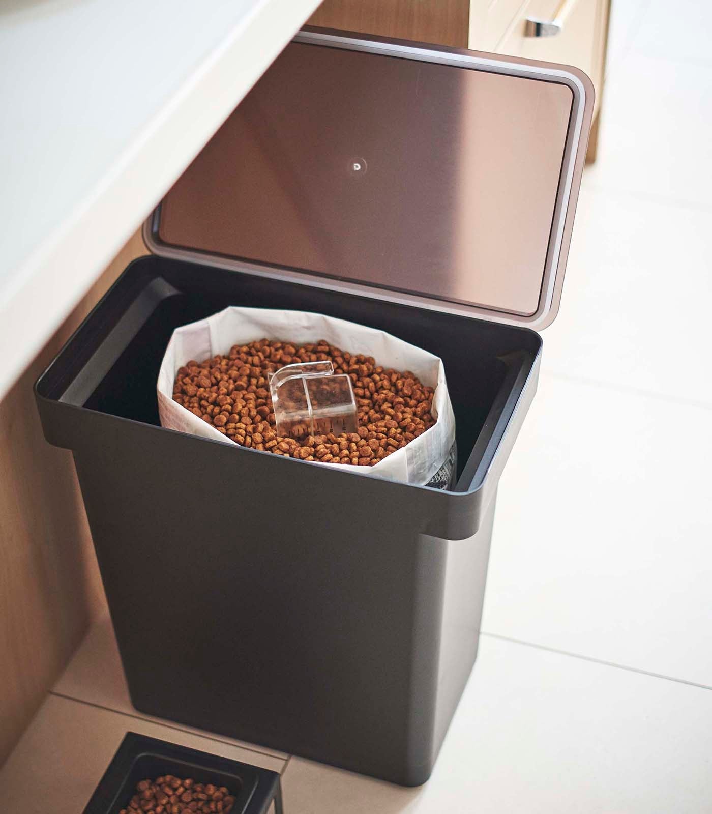 Yamazaki Home Rolling Airtight Pet Food Container (25 lbs.)