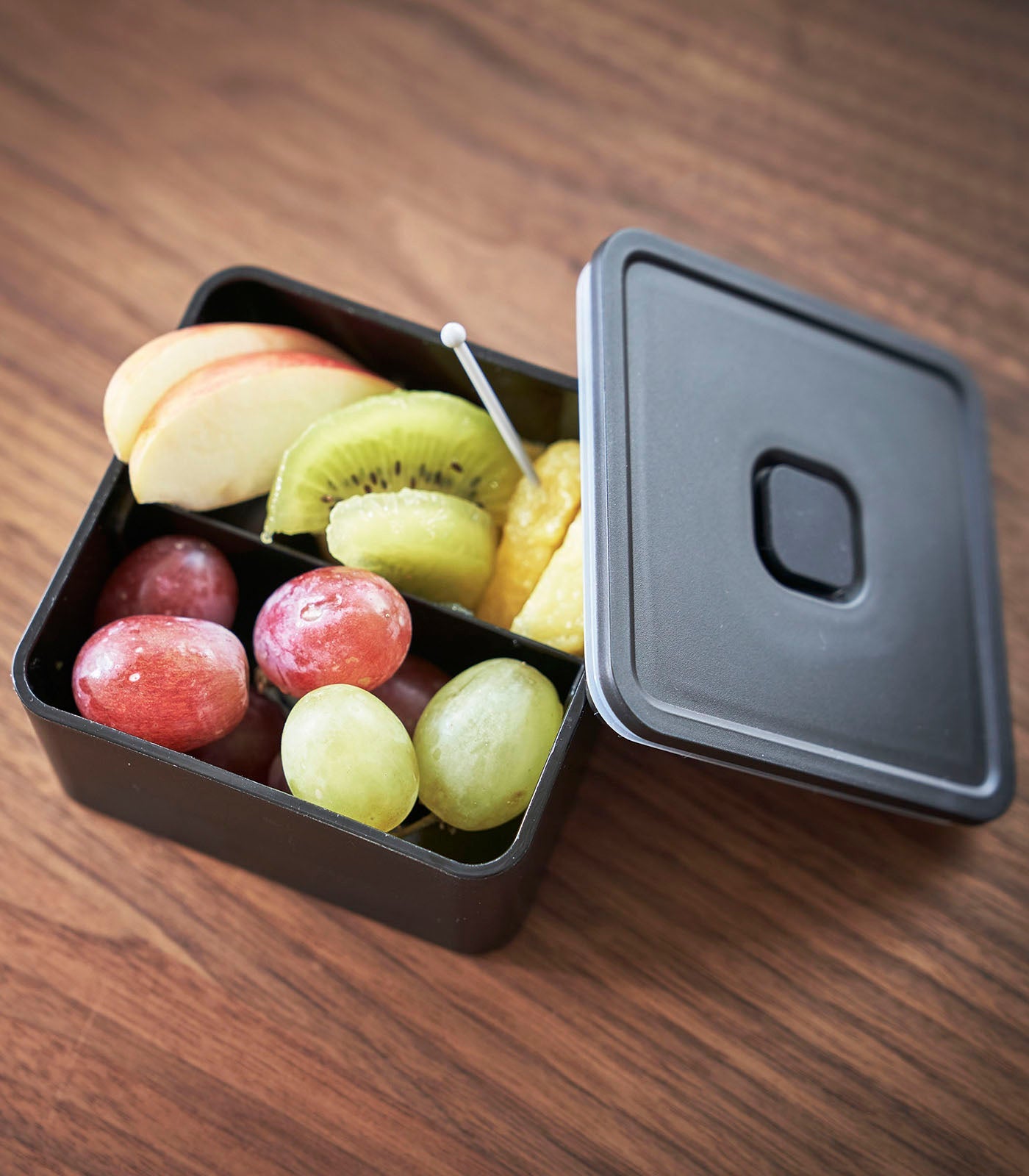 Yamazaki Home Vacuum-Sealing Food Storage Container