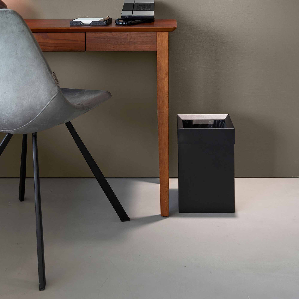 Yamazaki Home Short Trash Can - Steel