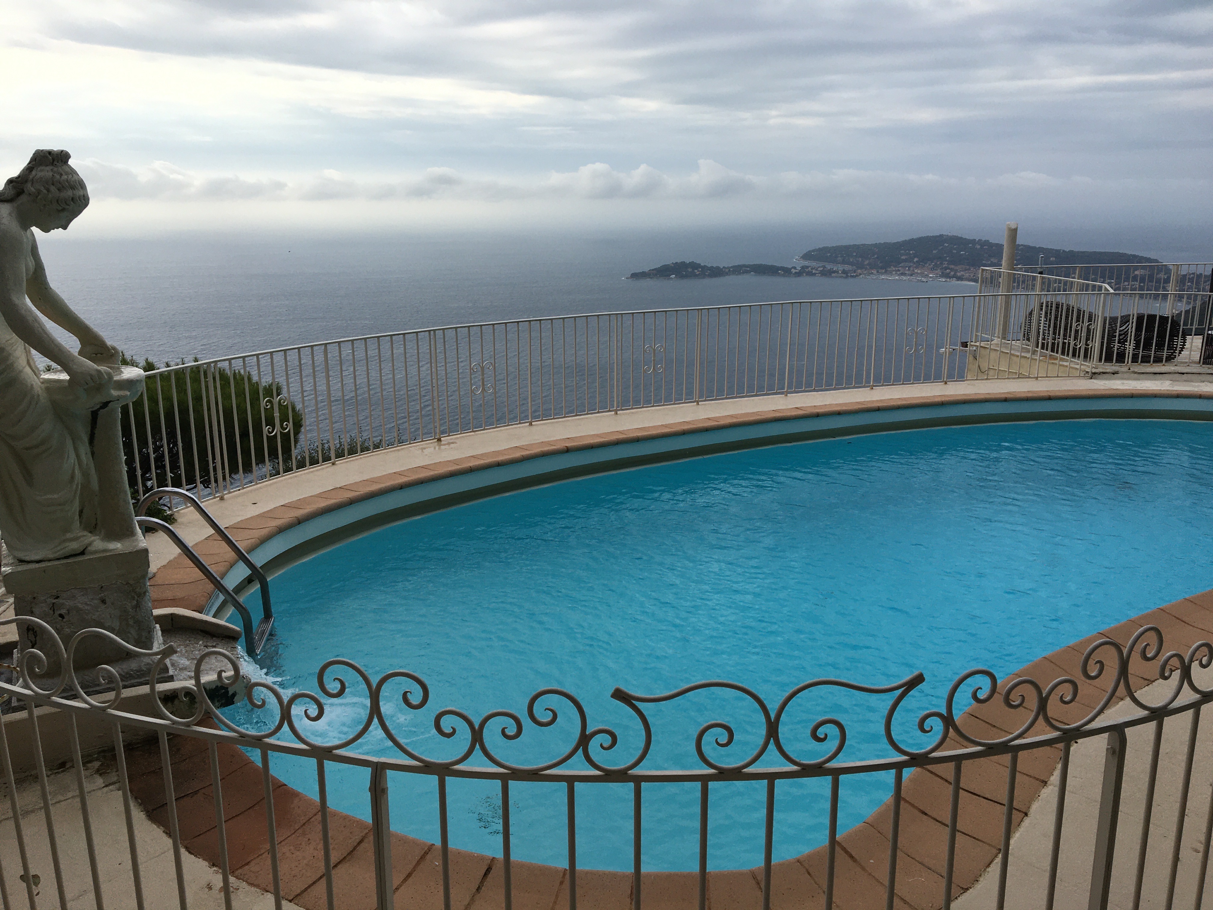 Pool at Chevre d’Or Eze
