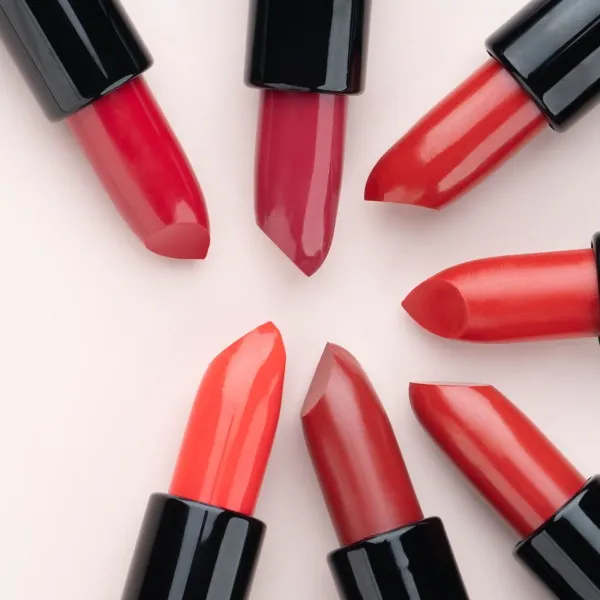 Image of various shades of the best non toxic lipstick. | Gimme The Good Stuff